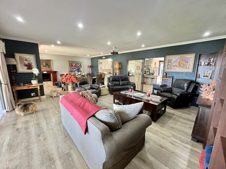 3 Bedroom Property for Sale in Helena Heights Western Cape